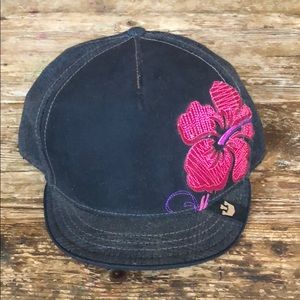 Goorin Brothers short lid artist series hat.